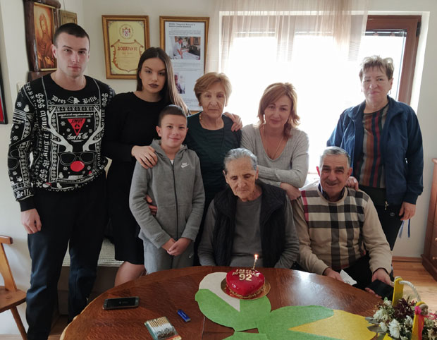 Има четворо деце и 20 унучади и праунучади: Бака Милка (92) витална и у деветој деценији
